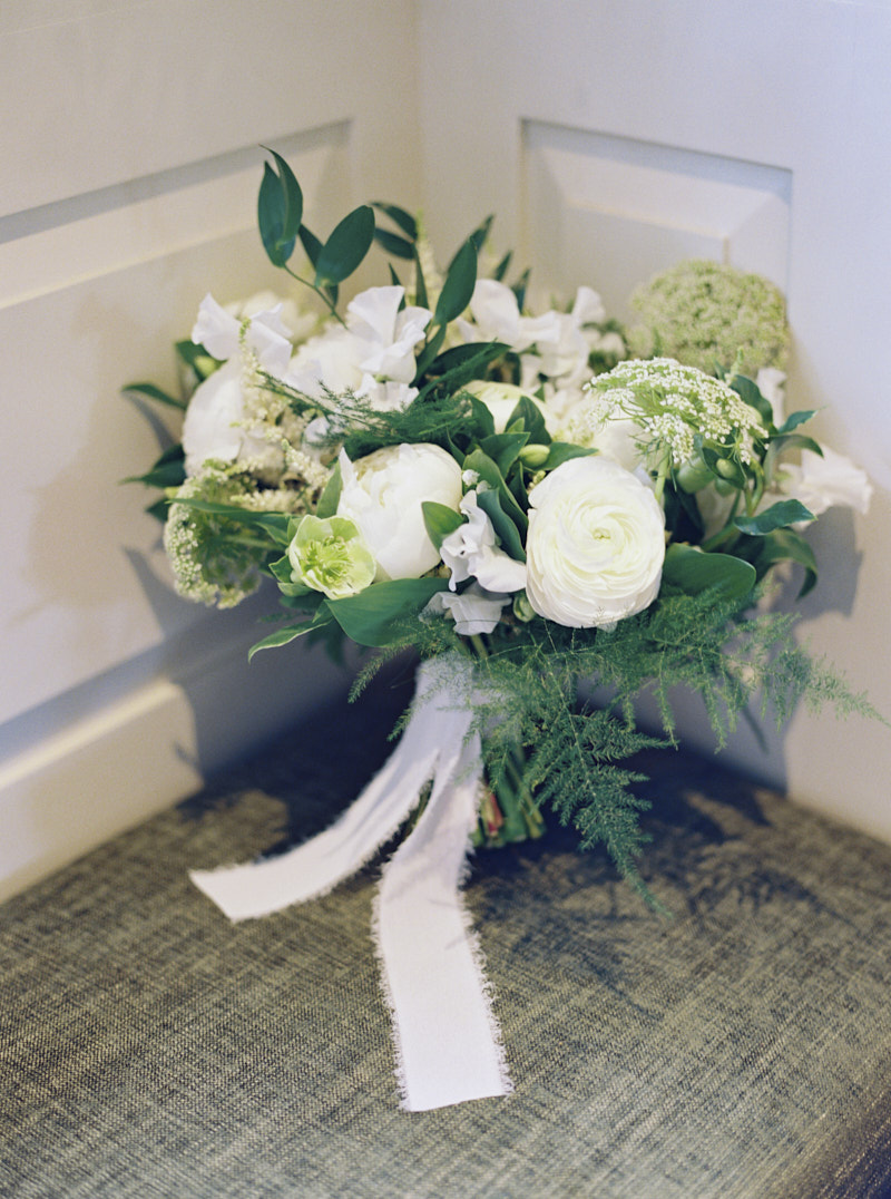 romantic whimsical wedding flowers for the fine art bride